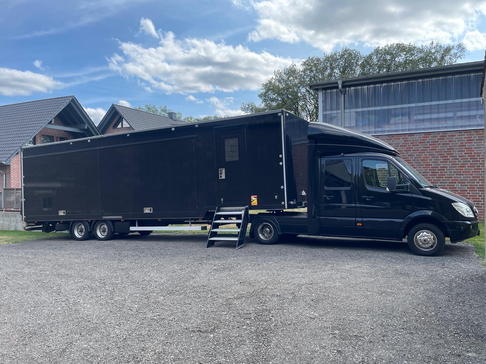 Team-LKW von Team Weinberg
